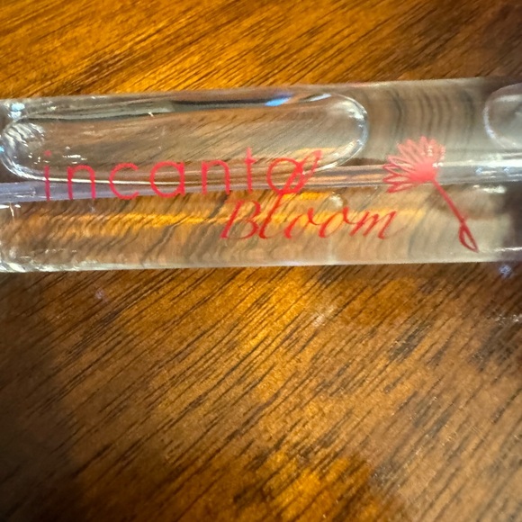 Salvatore Ferragamo Incanto Bloom 10ml Spray New - Picture 3 of 6